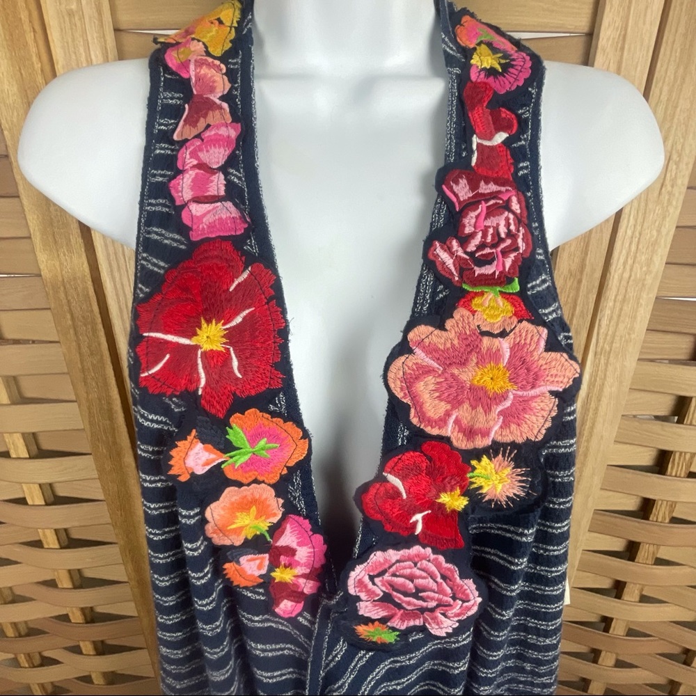 🏷 FREE PEOPLE Embroidered Patchwork V-Neck Vest Tank - Picture 2 of 7